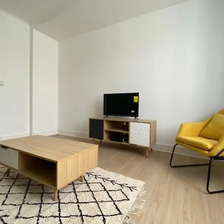 Nice 65 M Bright For 4 Near Downtown Apartmán